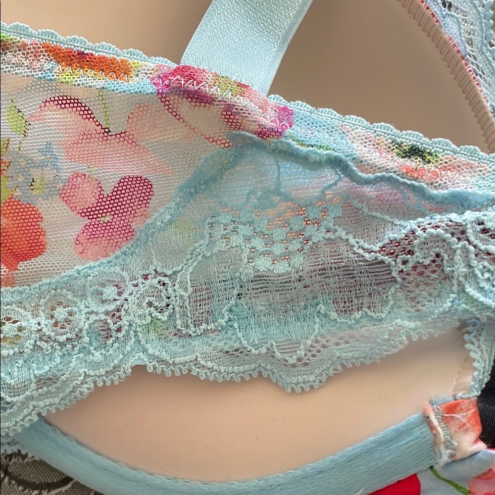 Victoria's Secret Pink, Red and Blue Floral Lace Bra - Picture 6 of 8